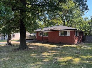 713 Maple Dr, Springdale, AR 72764