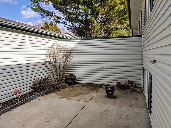 3rd image of 13534 Everton Ave