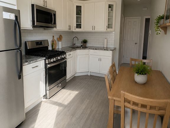 5th image of 8607 Newkirk Ave