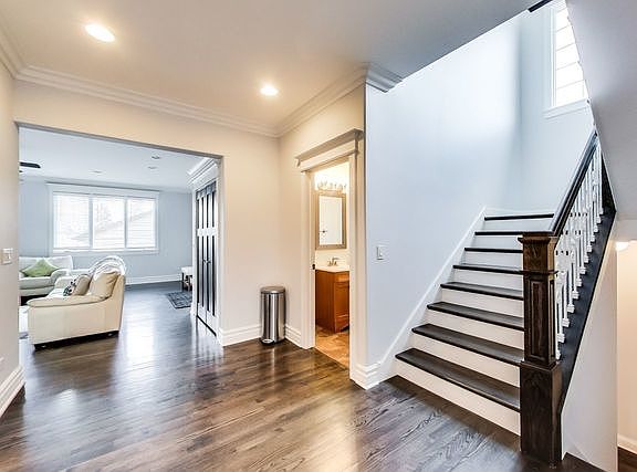 5th image of 5245 W 99th St