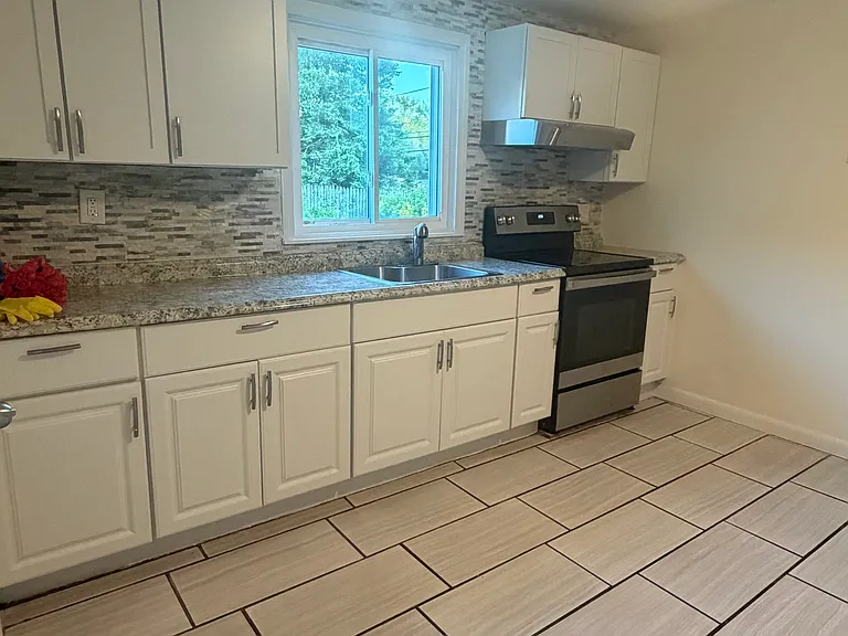 1 Eugene St #1 — Photo 9