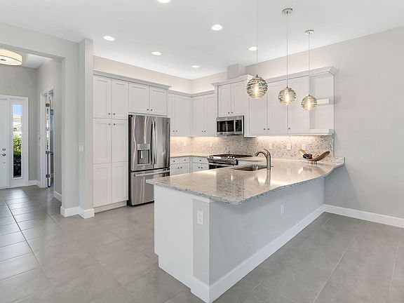 2nd image of 28616 Lobos Cir