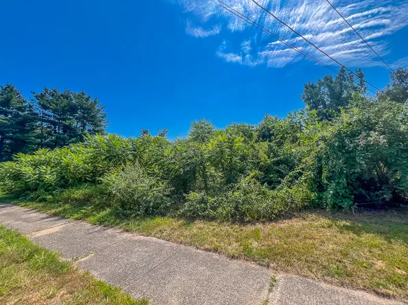 35 James P. Casey Road, Bristol, CT 06010