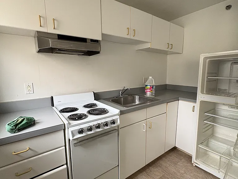 2 Crandall St #1-6 — Photo 16