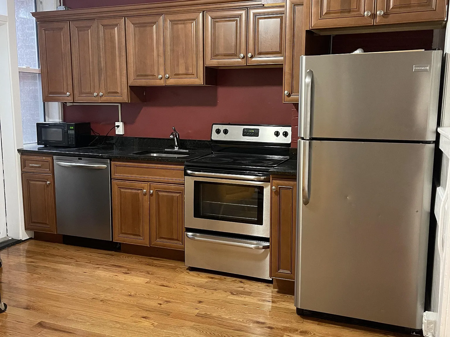 3 bed, $3,600 — Photo 2