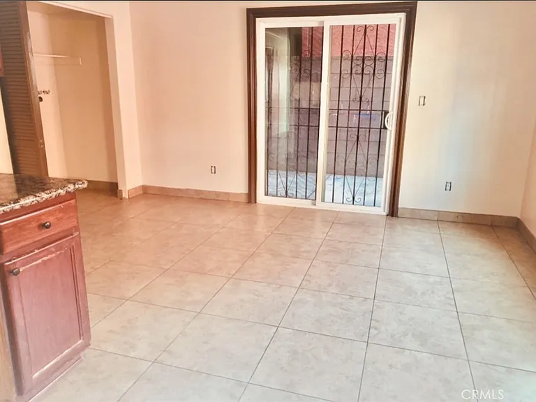 1343 E Adams Blvd — Photo 11