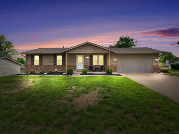 27 Amberly Dr, Saint Peters, MO 63376