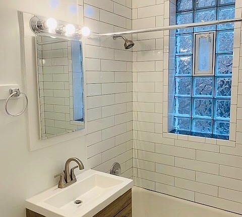 3rd image of 2119 N Sedgwick St APT A2