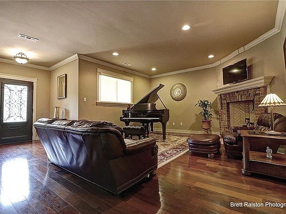 4th image of 144 N Fletcher Ave