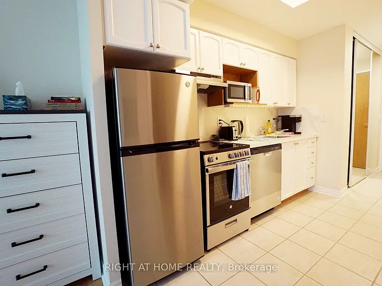 219 Fort York Blvd #3307 — Photo 50