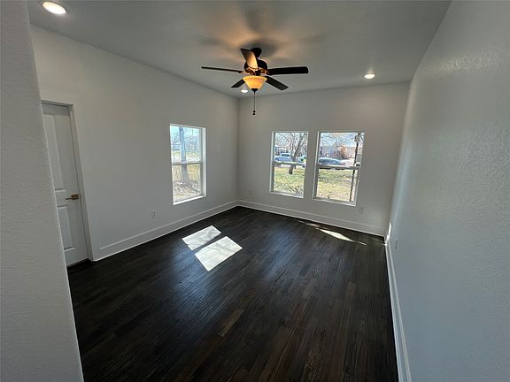 4th image of 825 Texas St