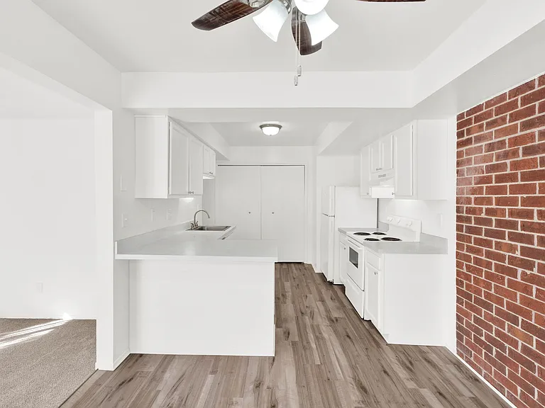 Riverside Townhomes — Photo 19