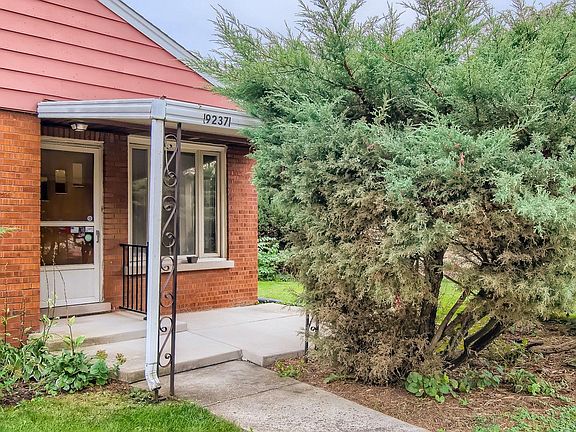 2nd image of 9237 Crescent Dr