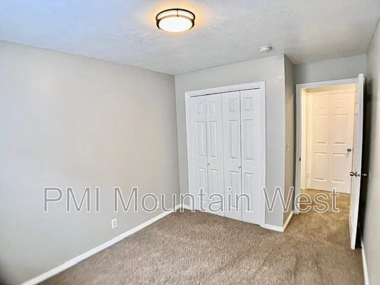 567 N 200 E #3 — Photo 22
