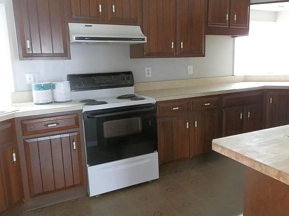 3rd image of 71 Bay St APT B