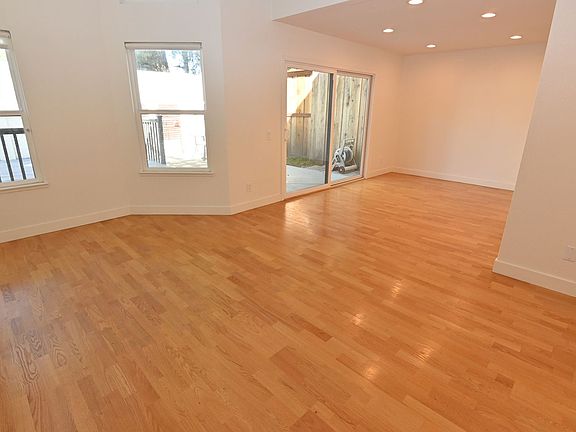 4th image of 4877 Lago Vista Cir