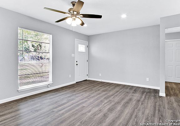4th image of 7042 Belgreen Dr
