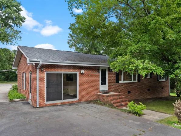 221 W Dale Dr, Oxford, NC 27565