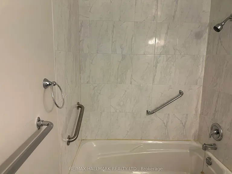 2245 Eglinton Ave E #1009 — Photo 9
