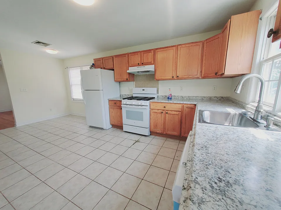 35 Woodrow St #2