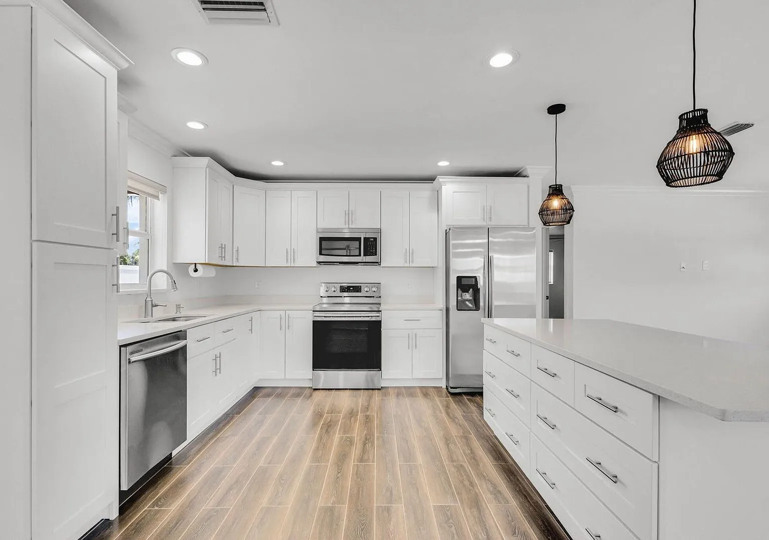 204 W Whitney Drive, Jupiter, FL 33458 - 4215 — Photo 2