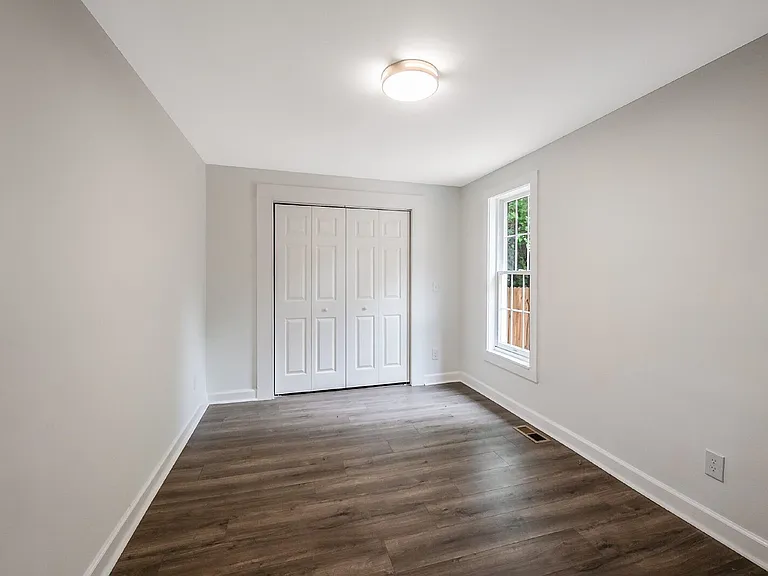 114 N Guthrie Ave — Photo 17