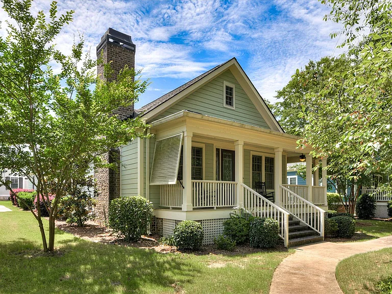 108 Tremont Dr — Photo 1