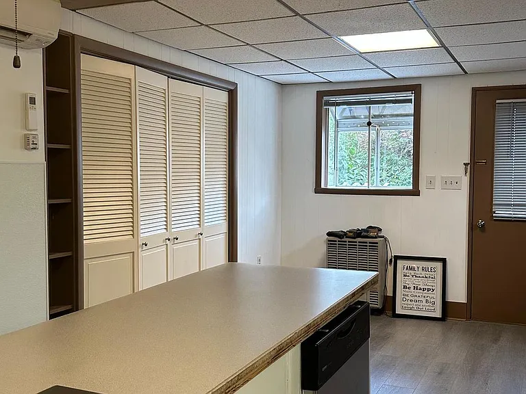 239 N Stratton St — Photo 14