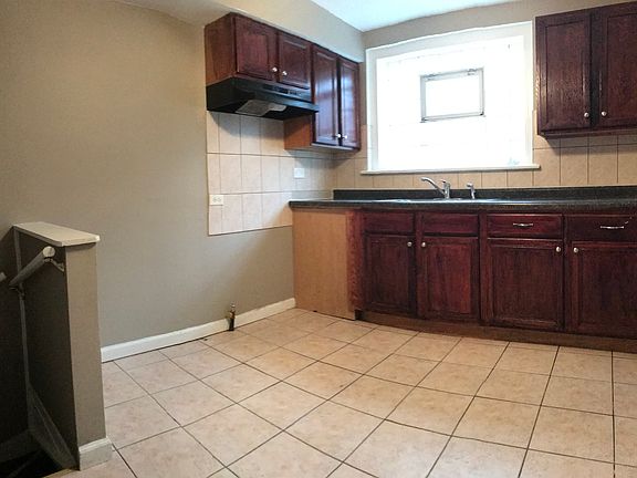 2nd image of 10153 S Bensley Ave