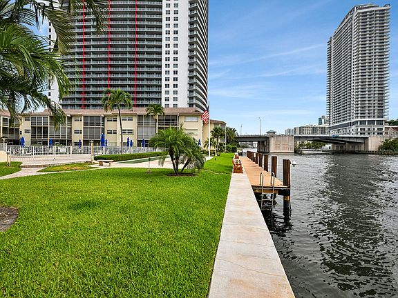 4th image of 2600 Diana Drive #121