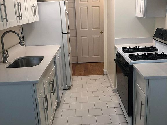 5th image of 1292 Rockland Ave APT 1D