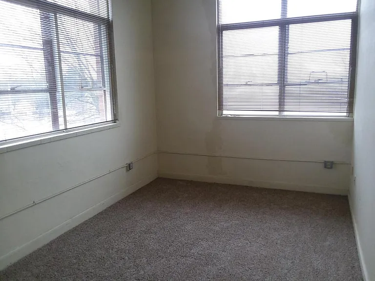413 6th Ave #201 — Photo 10