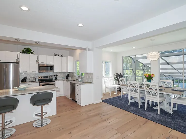 228 Van Buren Dr — Photo 9