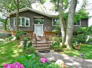 725 Old Bethpage Rd #B, Old Bethpage, NY 11804