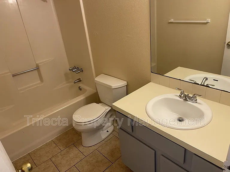 4951 Basswood Dr — Photo 11