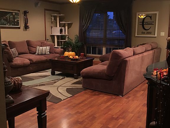 3rd image of 101 Stonecrest Ln