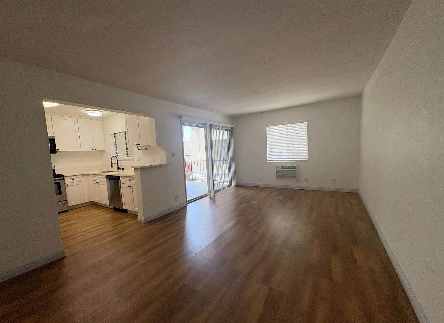 1518 E 3rd St. in Long Beach — Photo 1