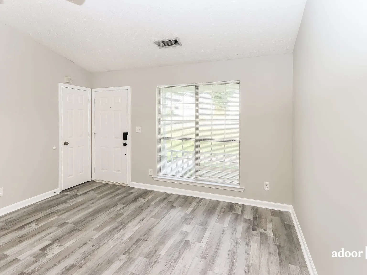 3 bed, 2.0 bath, 1288 sqft, $1,745 — Photo 4