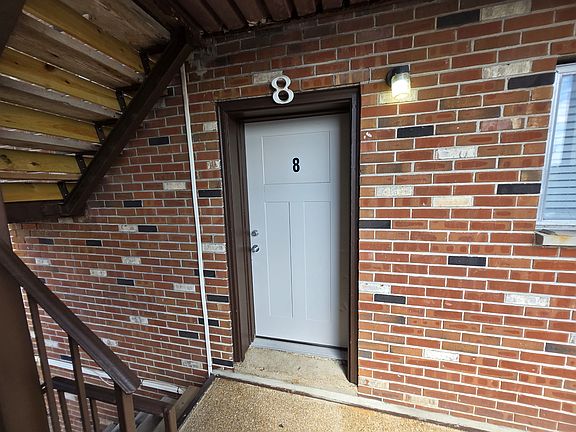 2nd image of 2625 S Big Bend Blvd Unit 8