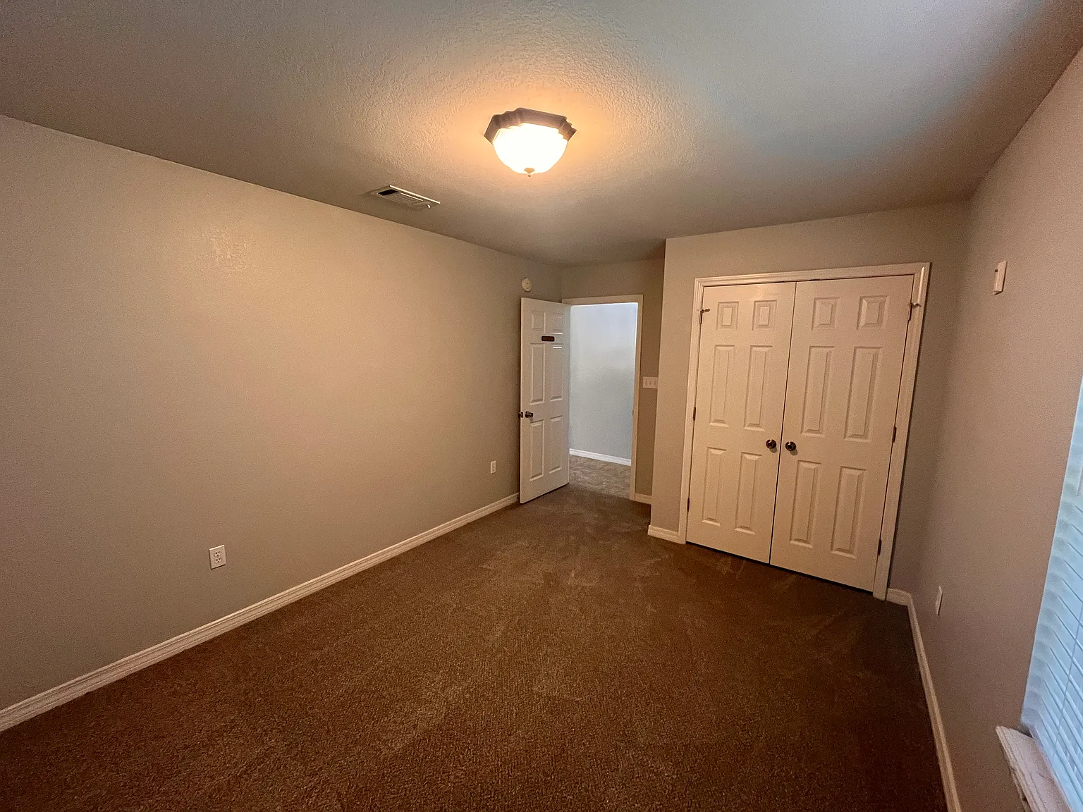3 bed, 1244 sqft, $1,725 — Photo 4