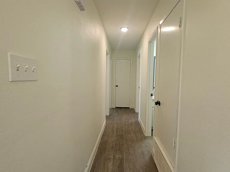1619 Glenhill Ln — Photo 20