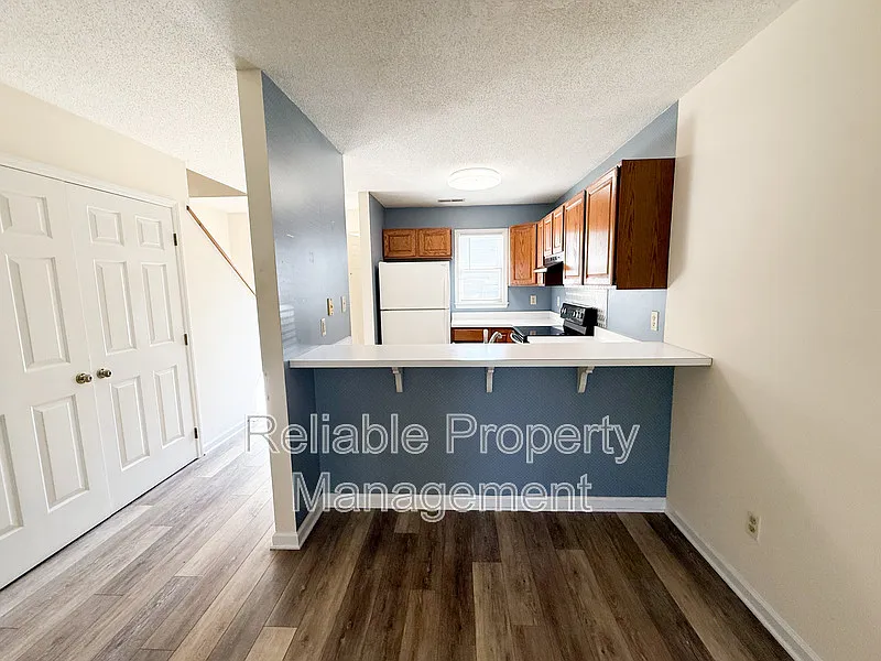 2 bed, 1.5 bath, $1,375 — Photo 3
