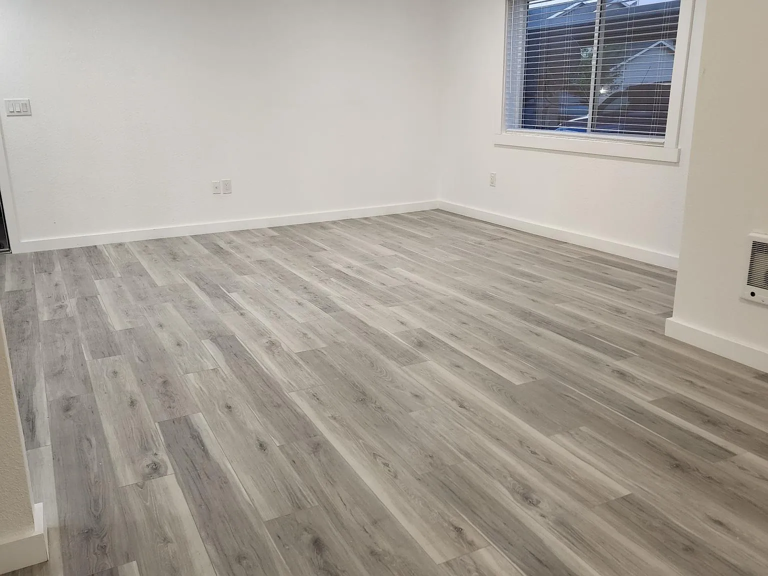 2 bed, 975 sqft, $1,600 — Photo 2