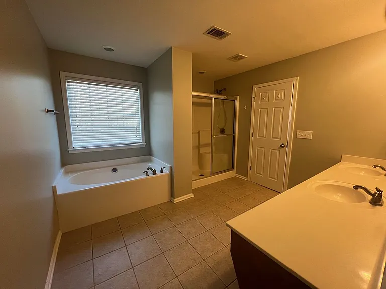 127 Tilton Dr — Photo 11