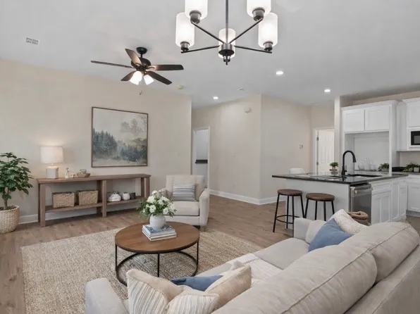 1522 Harris St, Gainesville, TX 76240