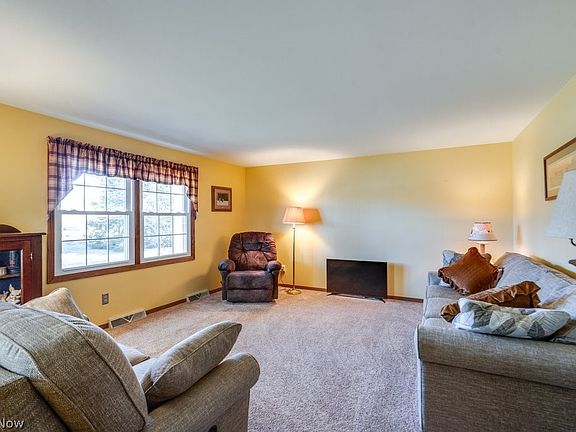 3rd image of 15269 Arnold Rd