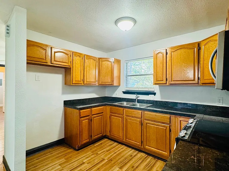 5206 Pond Lake Dr #2 — Photo 41