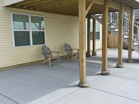 4th image of 822 Harwood Ave