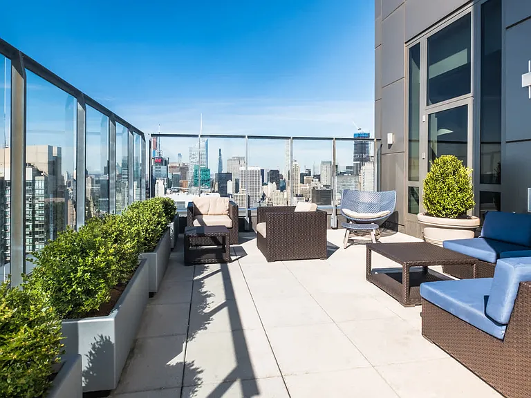 Resident Rooftop Deck