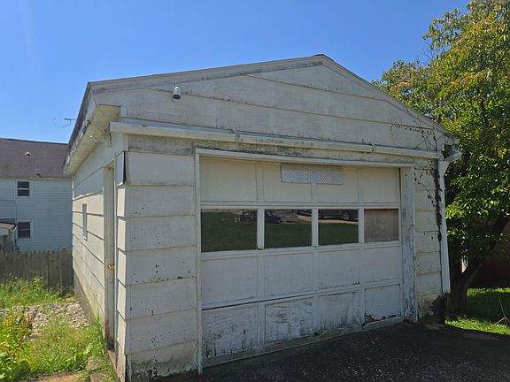 5th image of 260 Angle Ave W